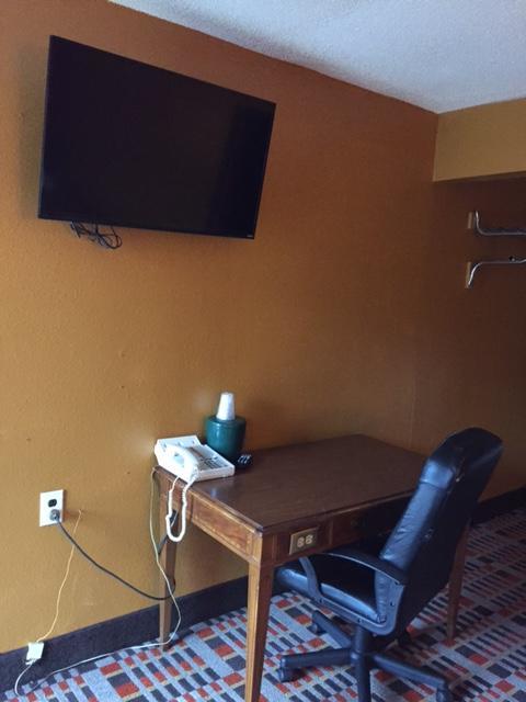 The Levee Inn Crossett Room photo